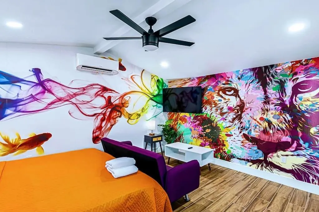 펜션 Phoenix Retreat - Studio With King Bed - 10 Min From Airp - Unit C
